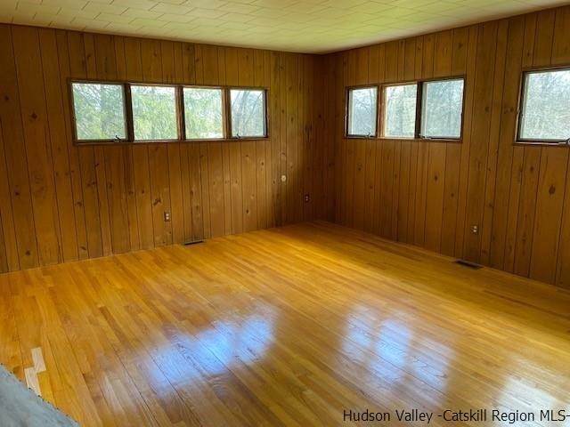 17. Single Family Homes for Sale at 140 Station Road Kingston, New York 12401 United States