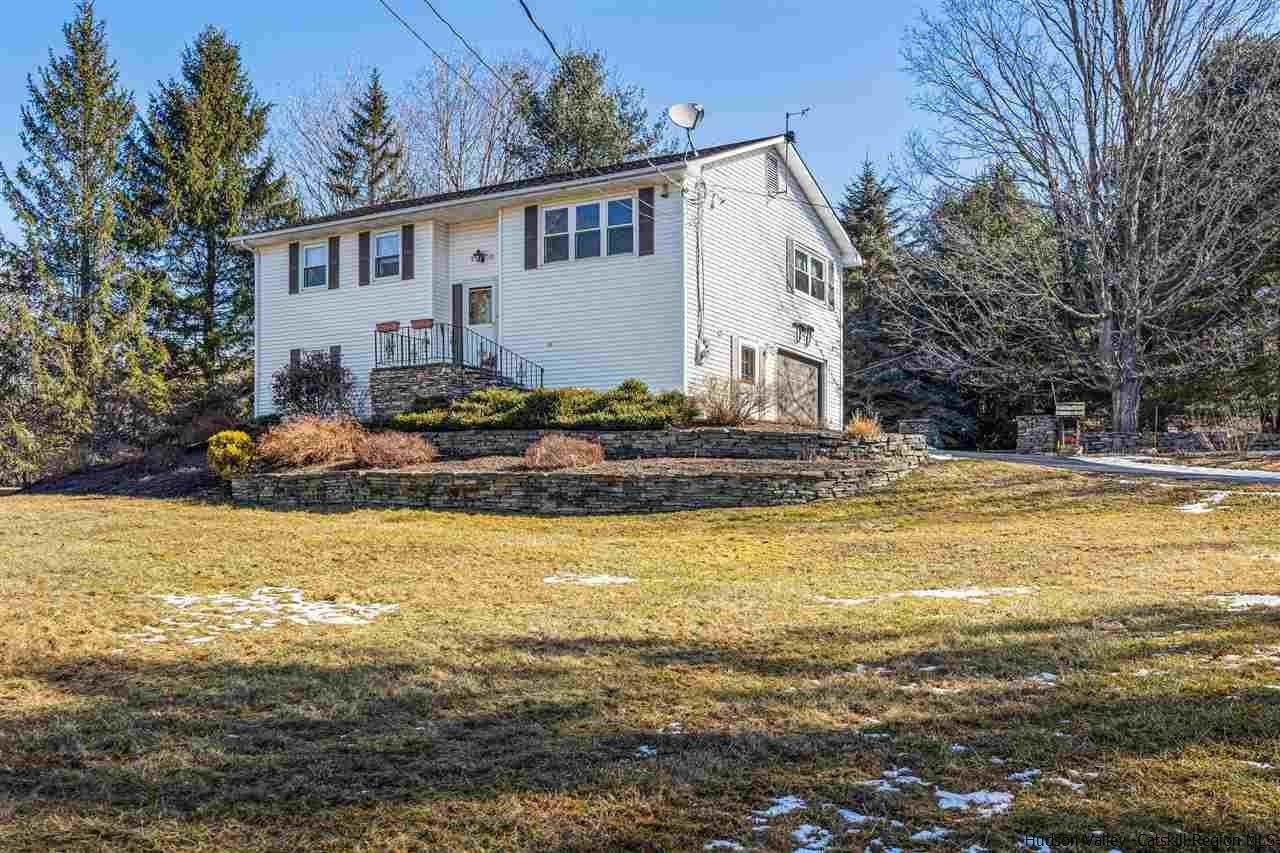18. Single Family Homes for Sale at 34-2 Old Road Windham, New York 12496 United States