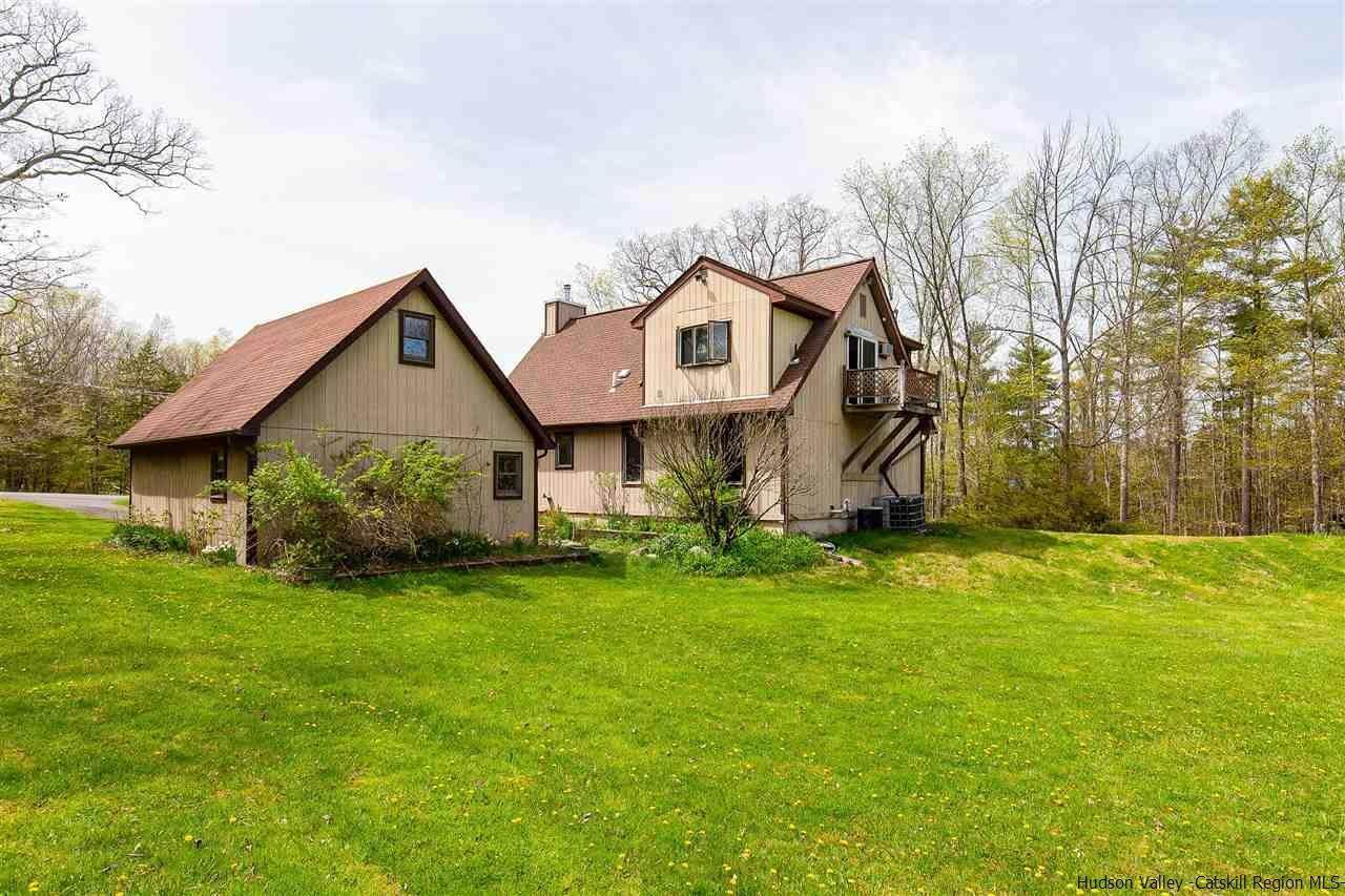 20. Single Family Homes for Sale at 64 Sages Loop Road Kerhonkson, New York 12446 United States
