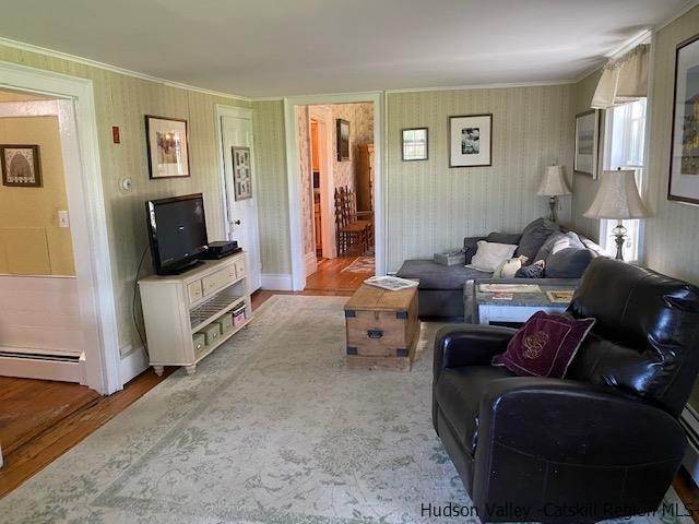 19. Single Family Homes for Sale at 47 S Putt Corners Road New Paltz, New York 12561 United States