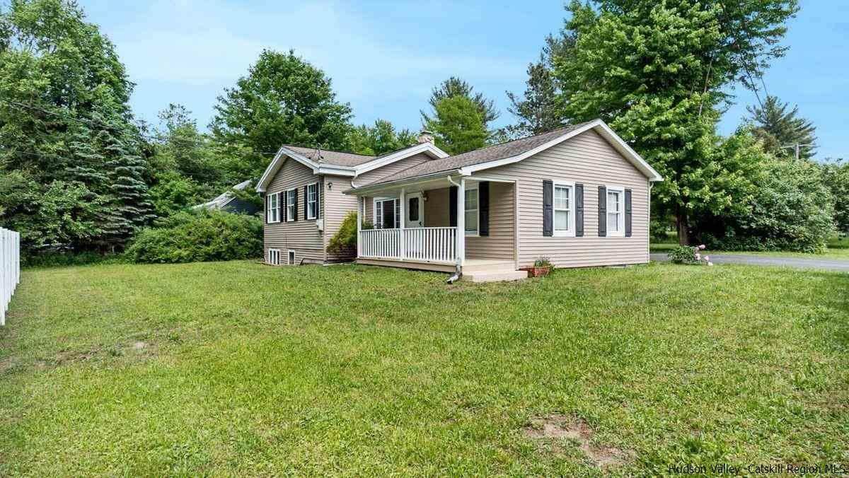 1. Single Family Homes for Sale at 202 Sepasco Beach Drive 1 Rhinebeck, New York 12572 United States
