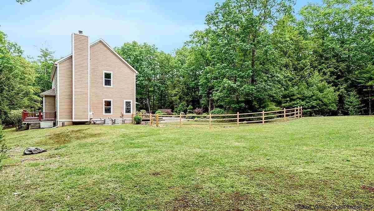 5. Single Family Homes for Sale at 9 Evergreen Drive Saugerties, New York 12477 United States