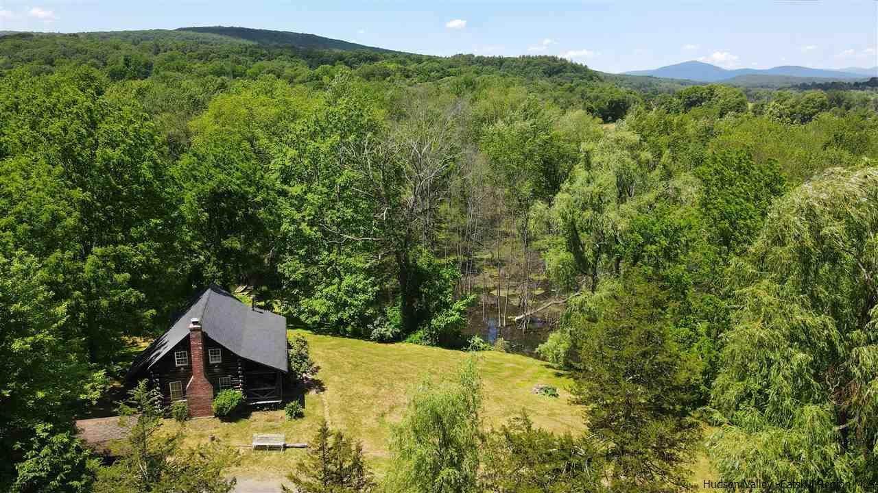 2. Single Family Homes for Sale at 90 Duck Pond Road Stone Ridge, New York 12484 United States