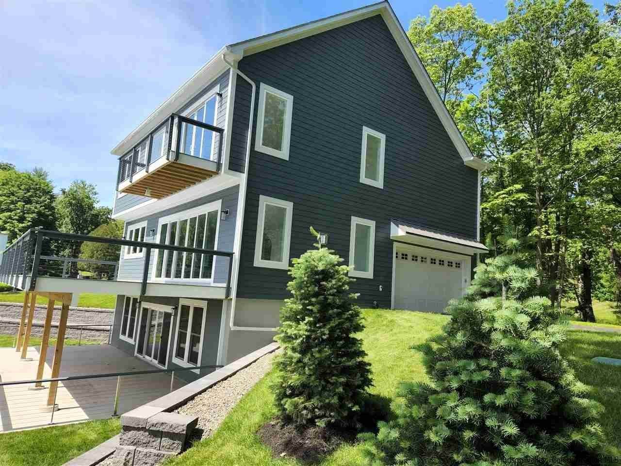 6. Single Family Homes for Sale at 52 Bellevue Road Highland, New York 12528 United States