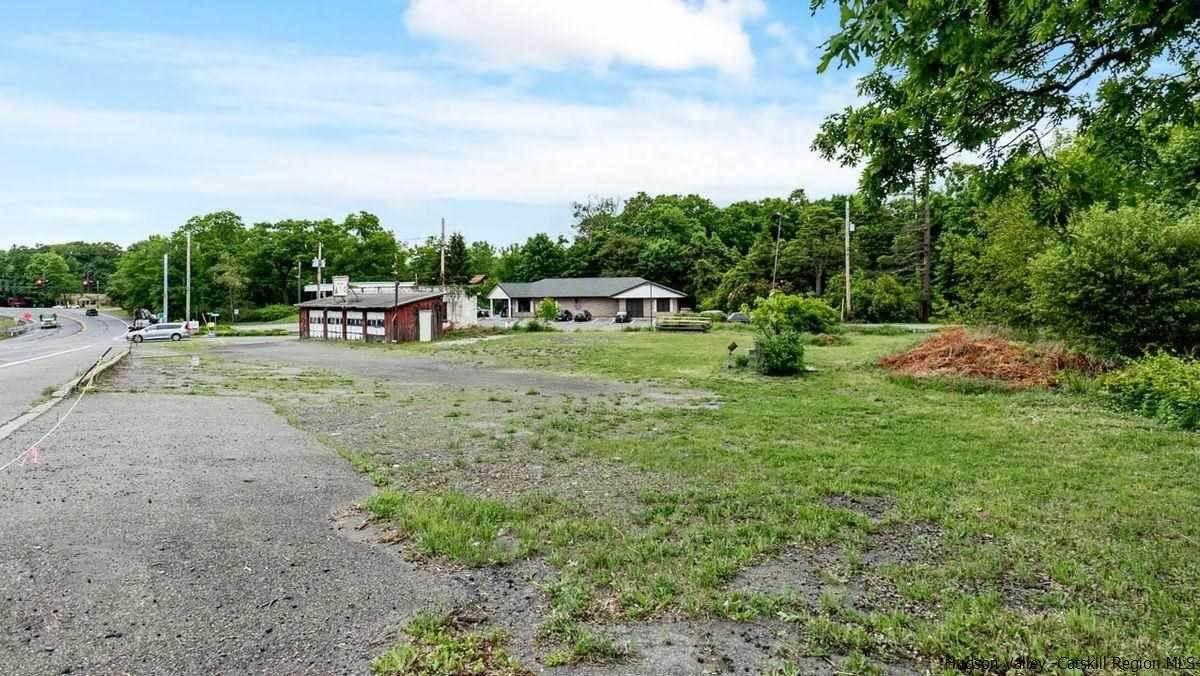 4. Commercial for Sale at 1104 NY-28 Woodstock, New York 12498 United States