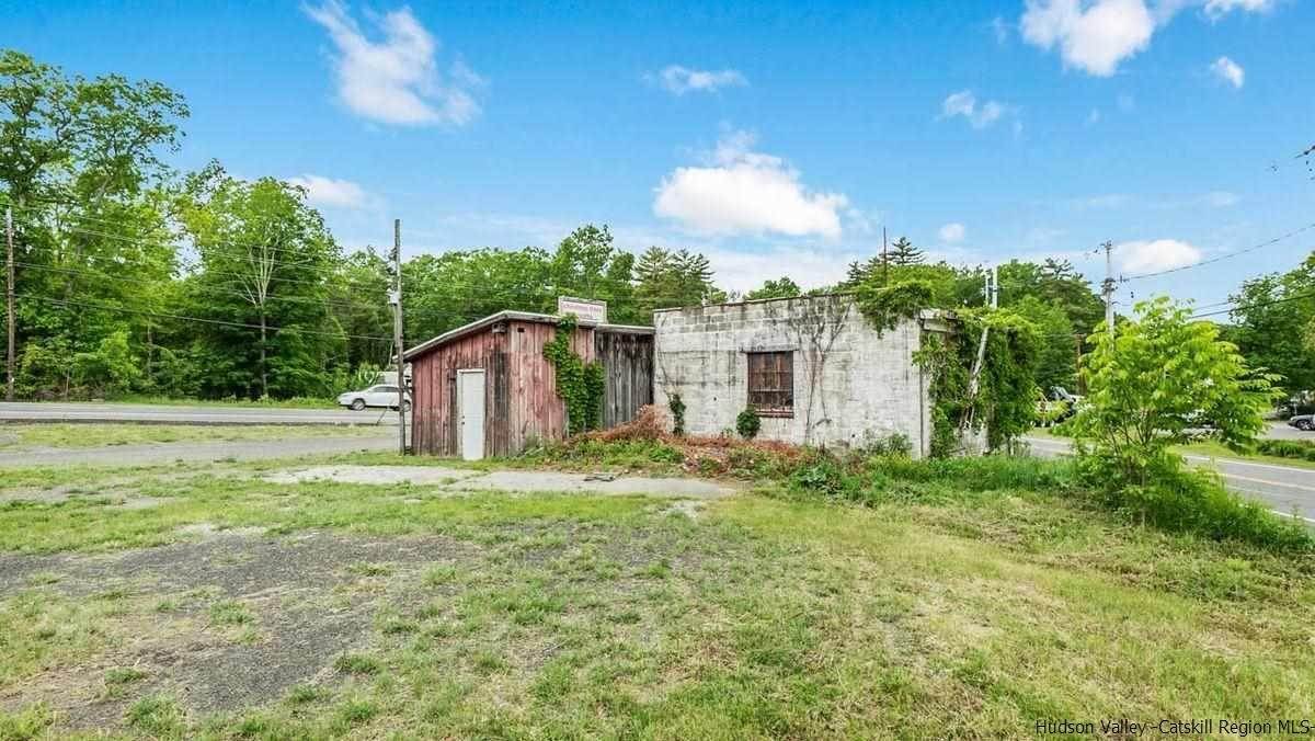9. Commercial for Sale at 1104 NY-28 Woodstock, New York 12498 United States