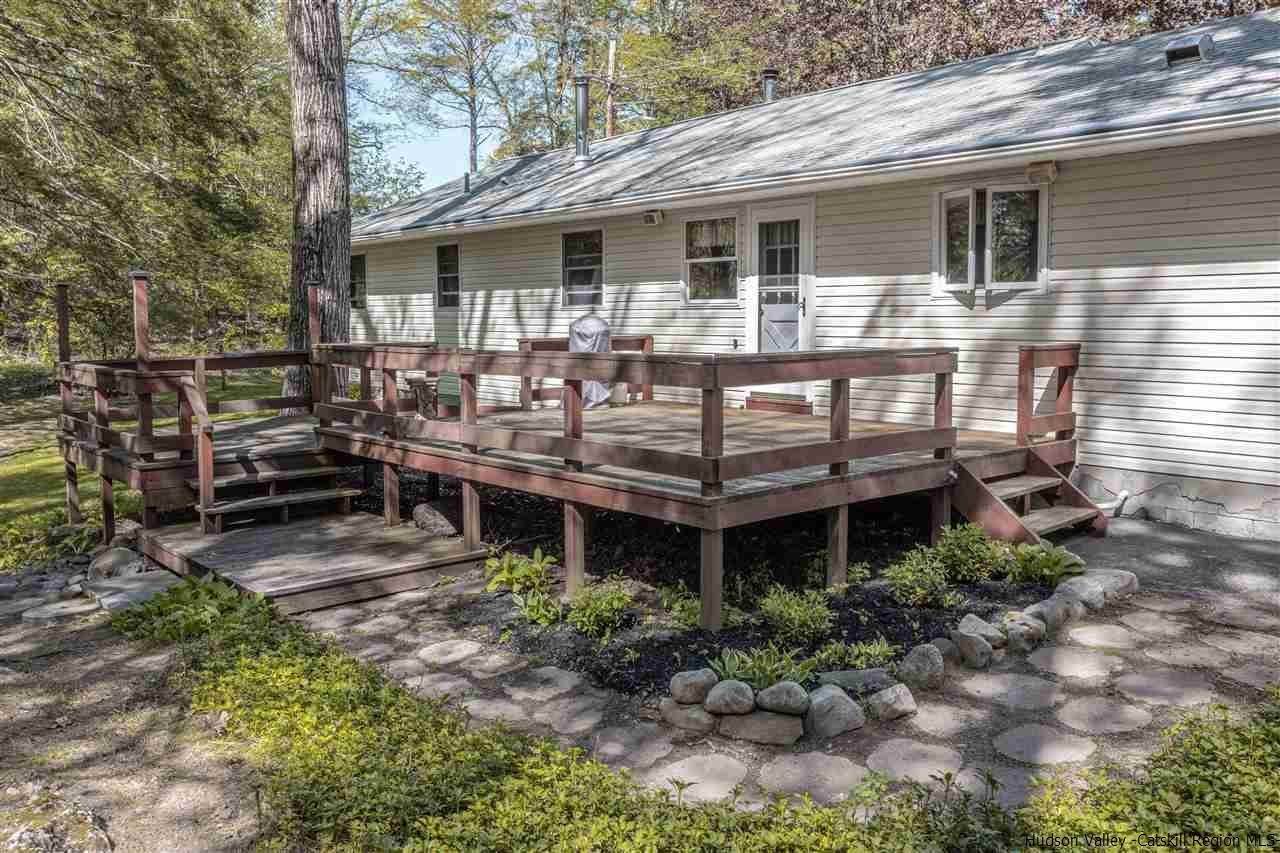 2. Single Family Homes for Sale at 1 Skyline Drive Saugerties, New York 12477 United States