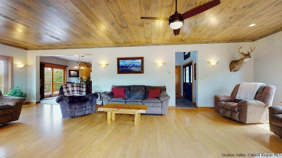 5. Single Family Homes for Sale at 33 Elm Ridge Road Windham, New York 12496 United States