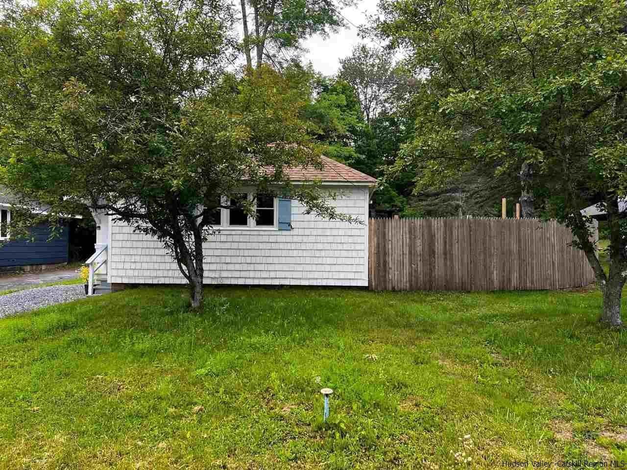 3. Single Family Homes for Sale at 84 Railroad Avenue Tannersville, New York 12485 United States