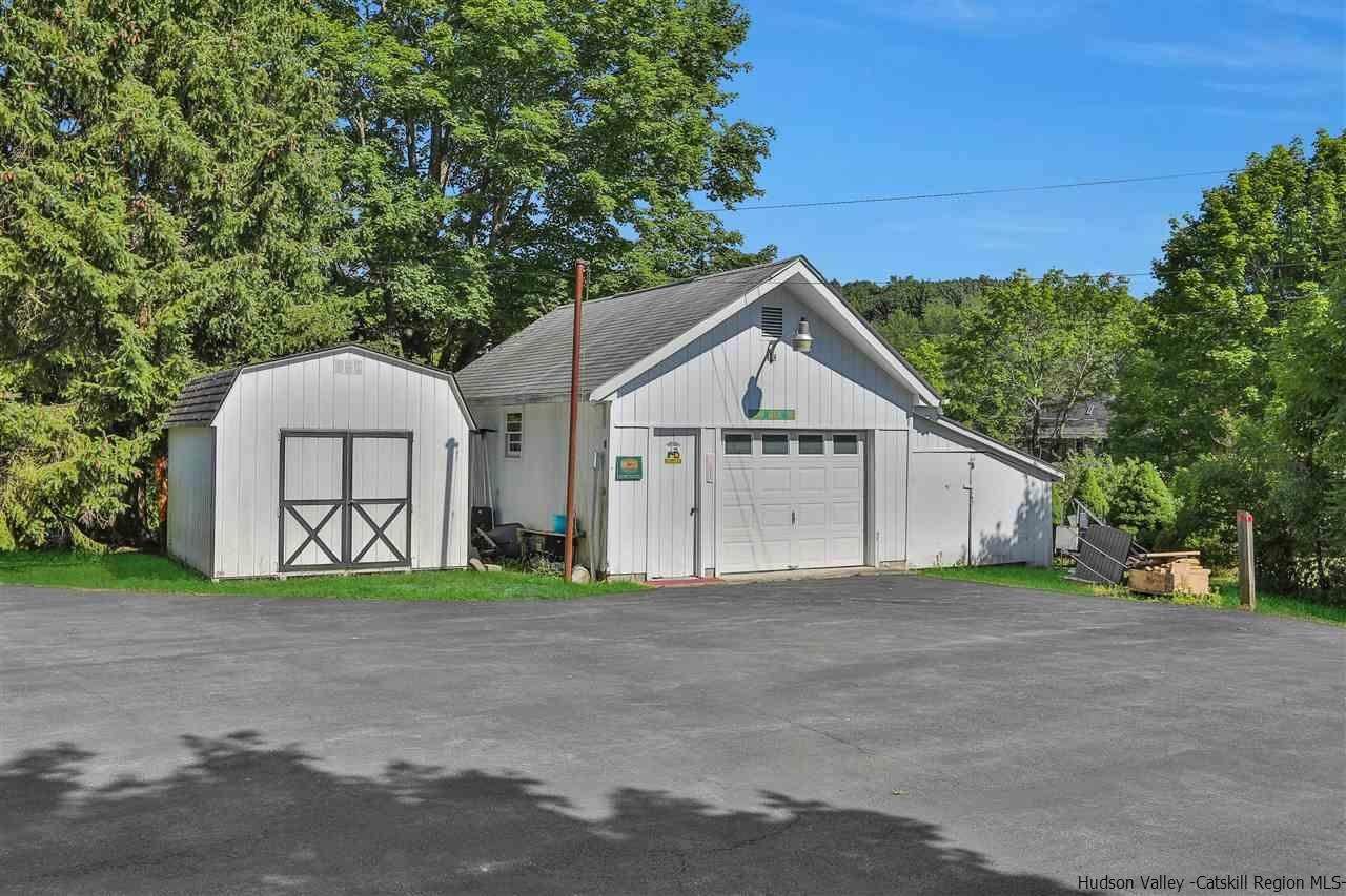 3. Single Family Homes for Sale at 29 Dubois Road New Paltz, New York 12561 United States