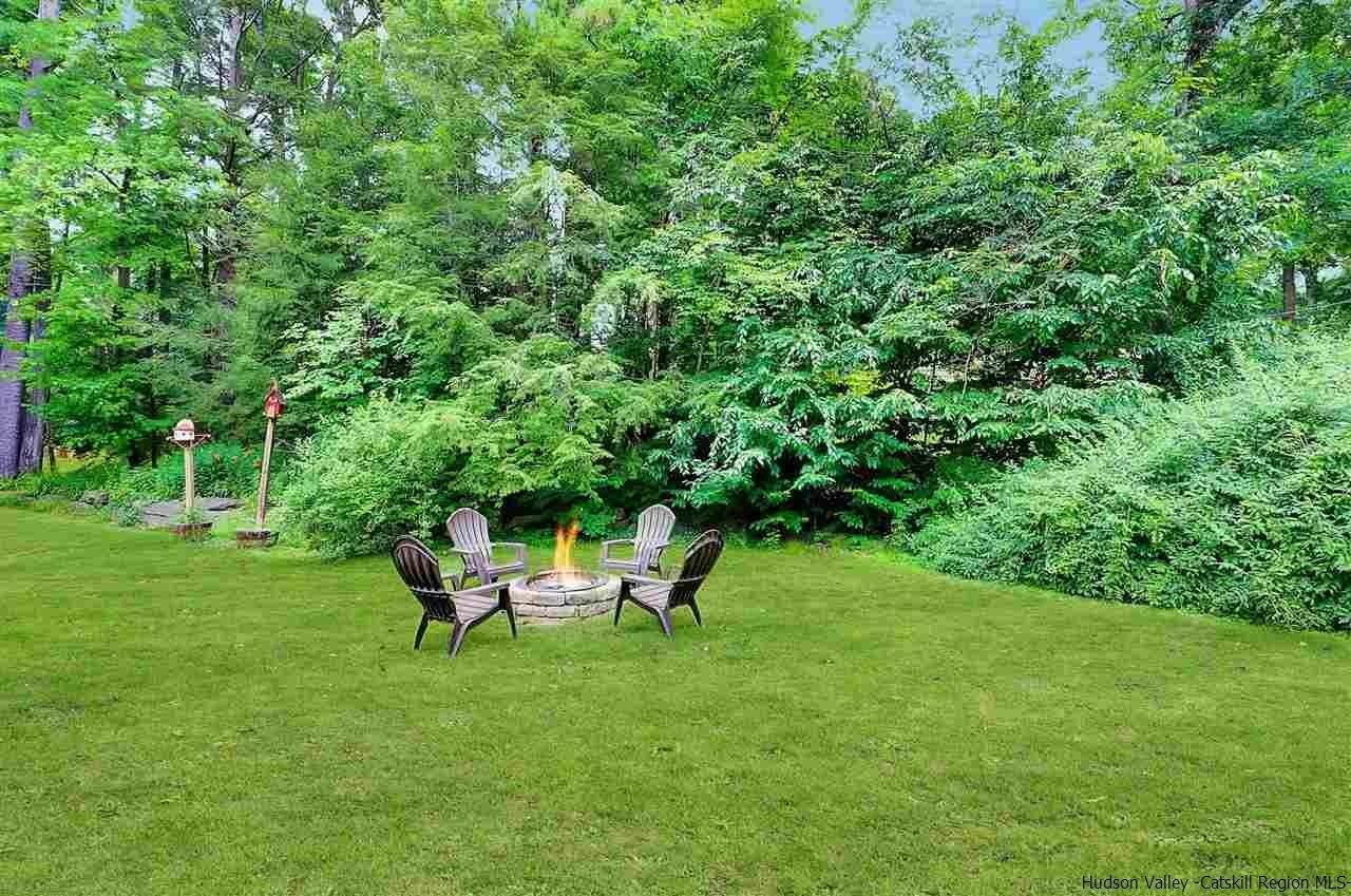 7. Single Family Homes for Sale at 194 Harry Wells Road Saugerties, New York 12477 United States