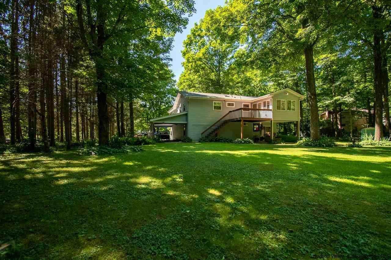 9. Single Family Homes for Sale at 20 W Cookingham Drive Staatsburg, New York 12580 United States