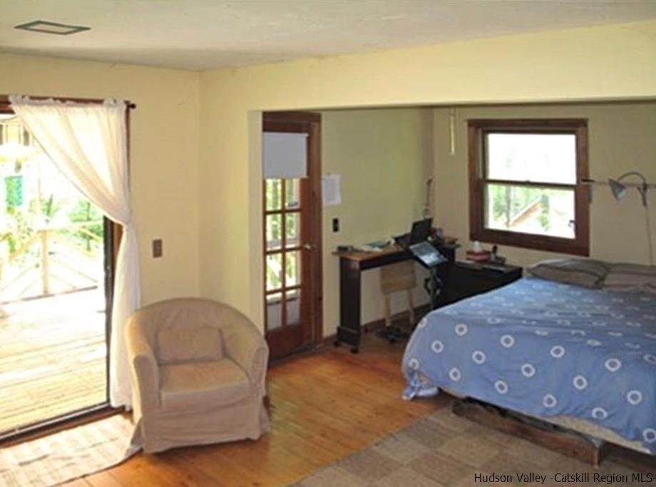 17. Single Family Homes for Sale at 93 Broadview Road Woodstock, New York 12498 United States
