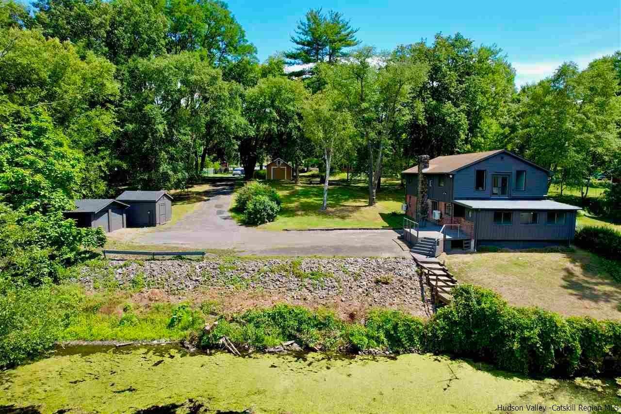 4. Single Family Homes for Sale at 394 Glenerie Boulevard Saugerties, New York 12477 United States