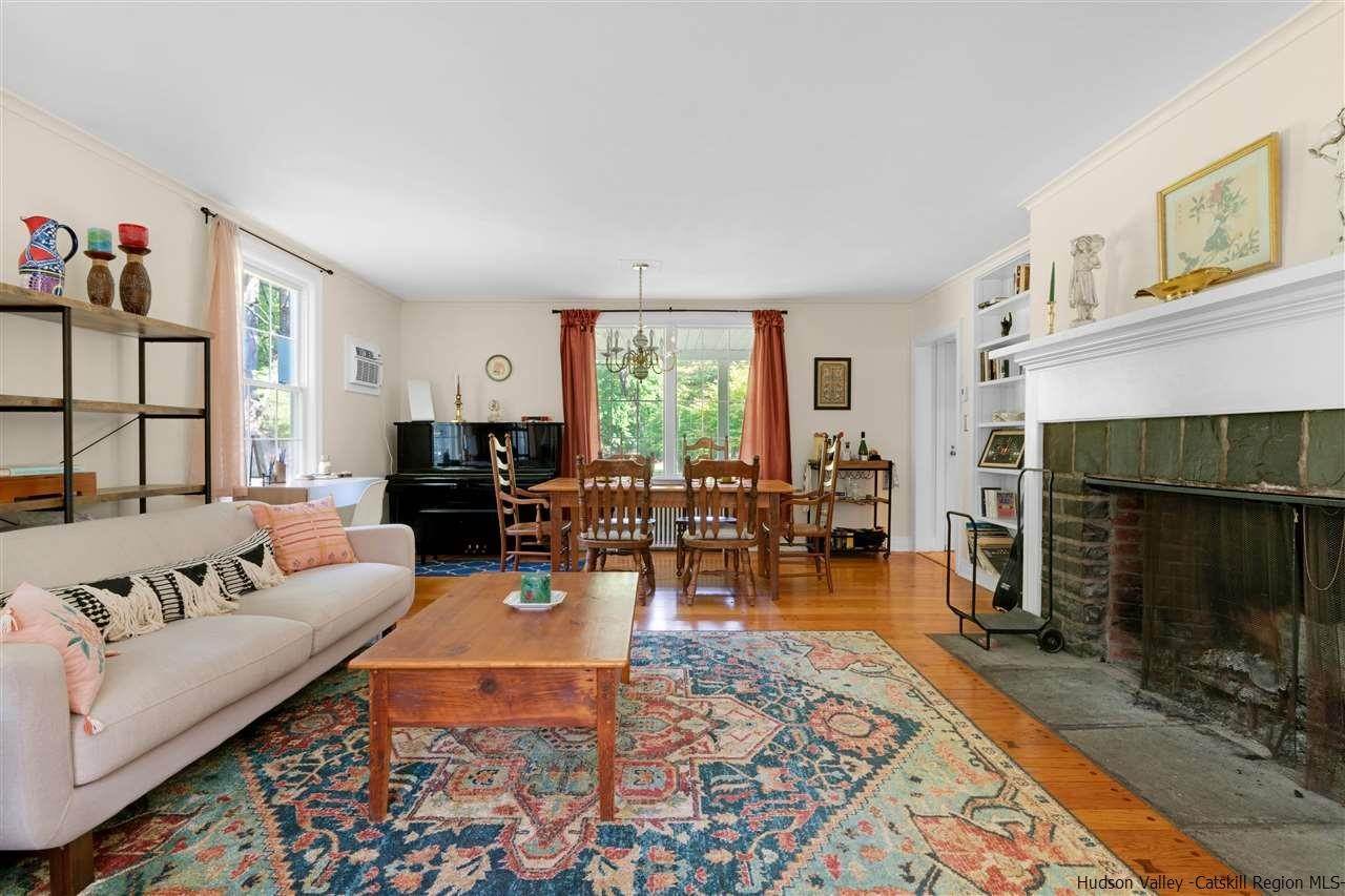 4. Single Family Homes for Sale at 11 Edgewood Lane Woodstock, New York 12498 United States