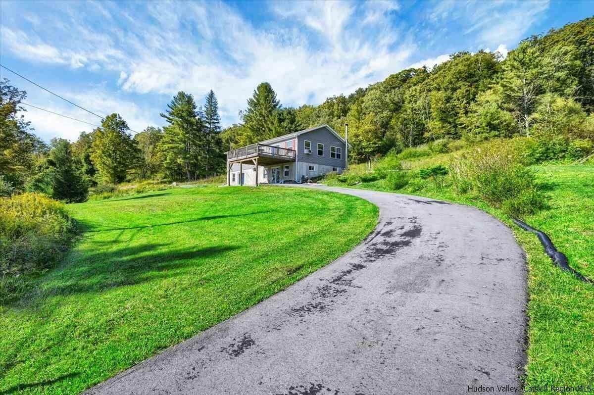 2. Rentals at 108 Camp Rd Upstairs Ellenville, New York 12428 United States