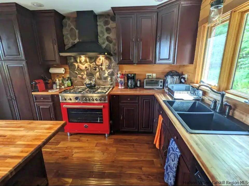 4. Rentals at 401 Cold Brook Road Bearsville, New York 12409 United States