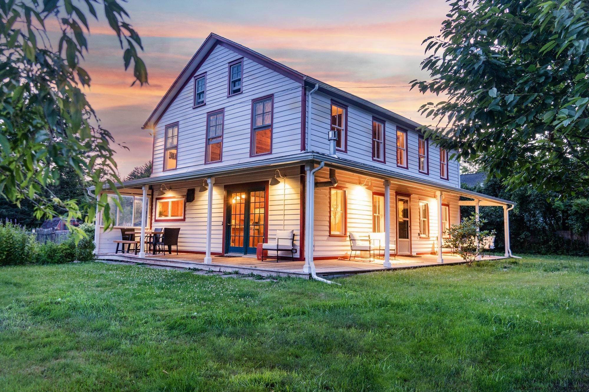 Single Family Homes 为 销售 在 39 Vanwagner Willow, 纽约 12495 美国