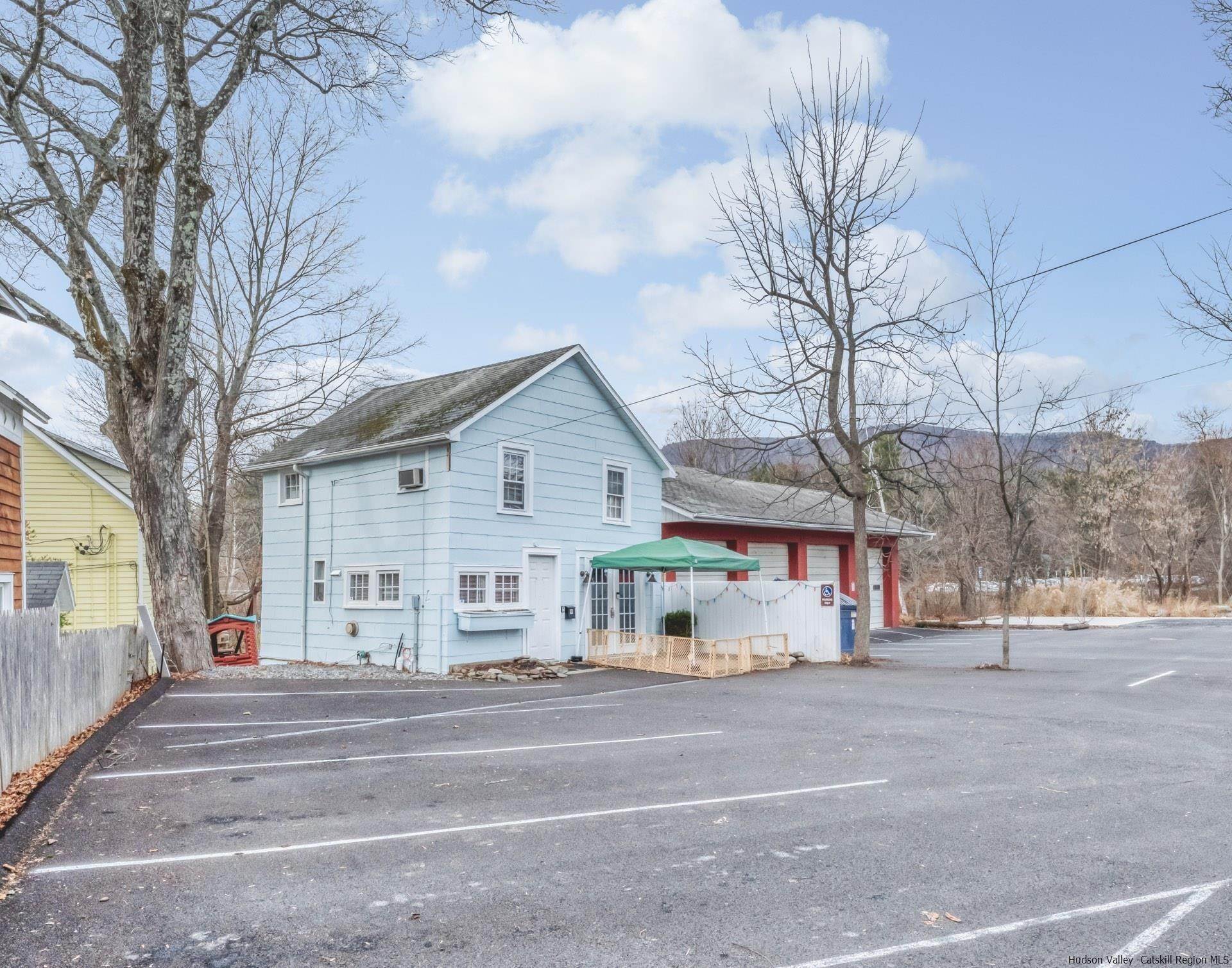 4. Commercial for Sale at 5-9 Rock City Road Woodstock, New York 12498 United States