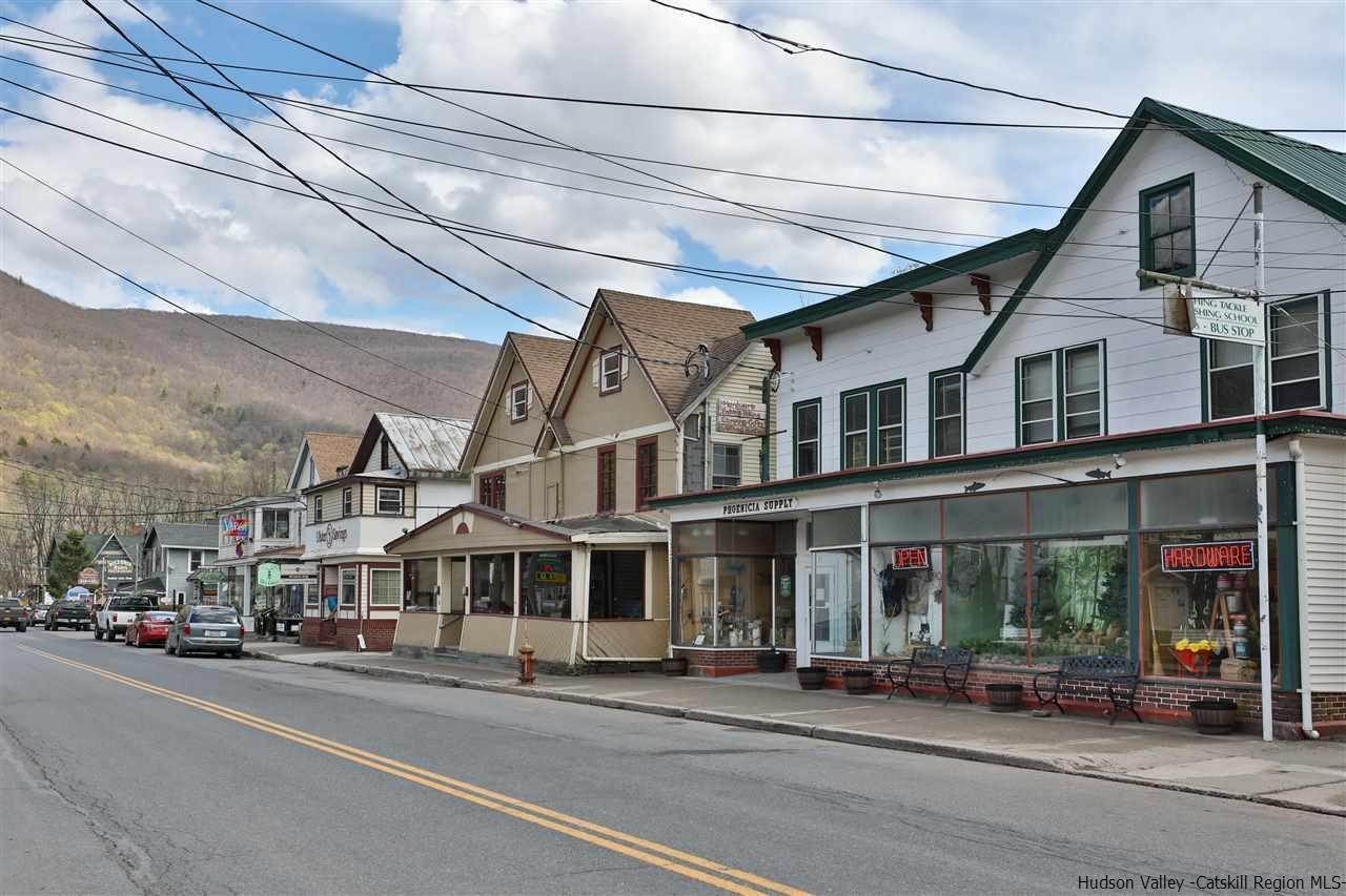 Commercial for Sale at 52 Main Street Phoenicia, New York 12464 United States