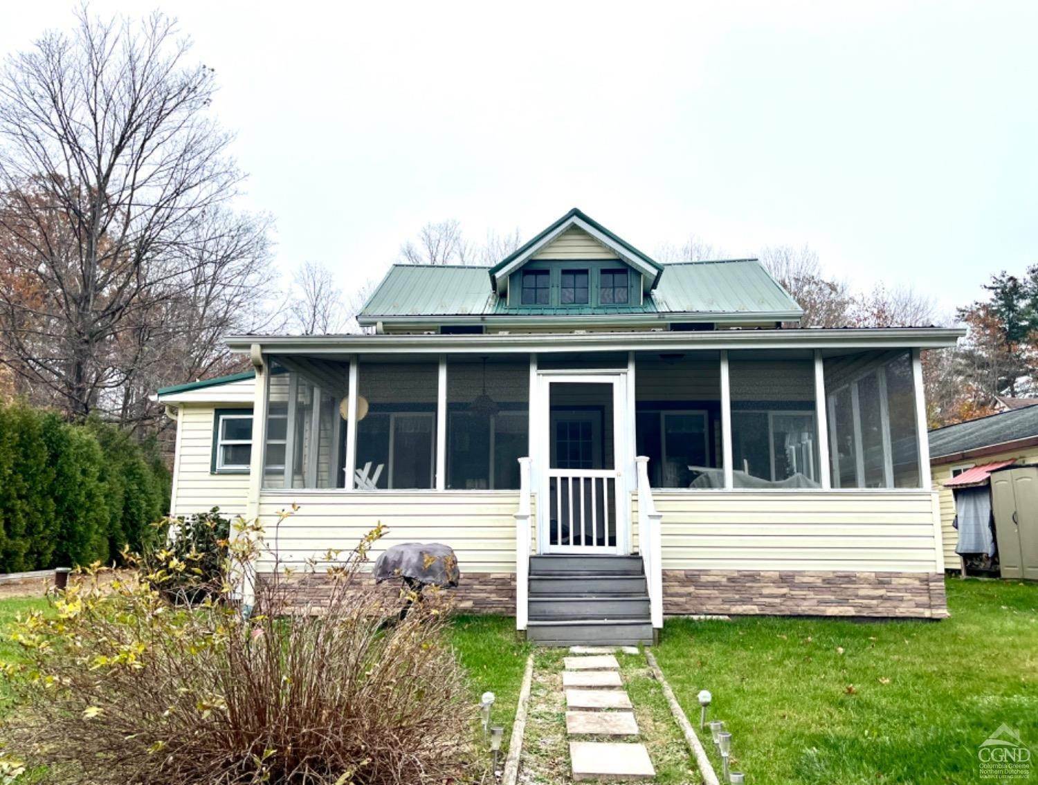 Single Family Homes 为 销售 在 33 Lake Road 肯德胡克镇, 纽约 12130 美国