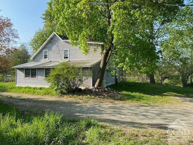 4. Single Family Homes for Sale at 10157 State Route 22 Hillsdale, New York 12529 United States