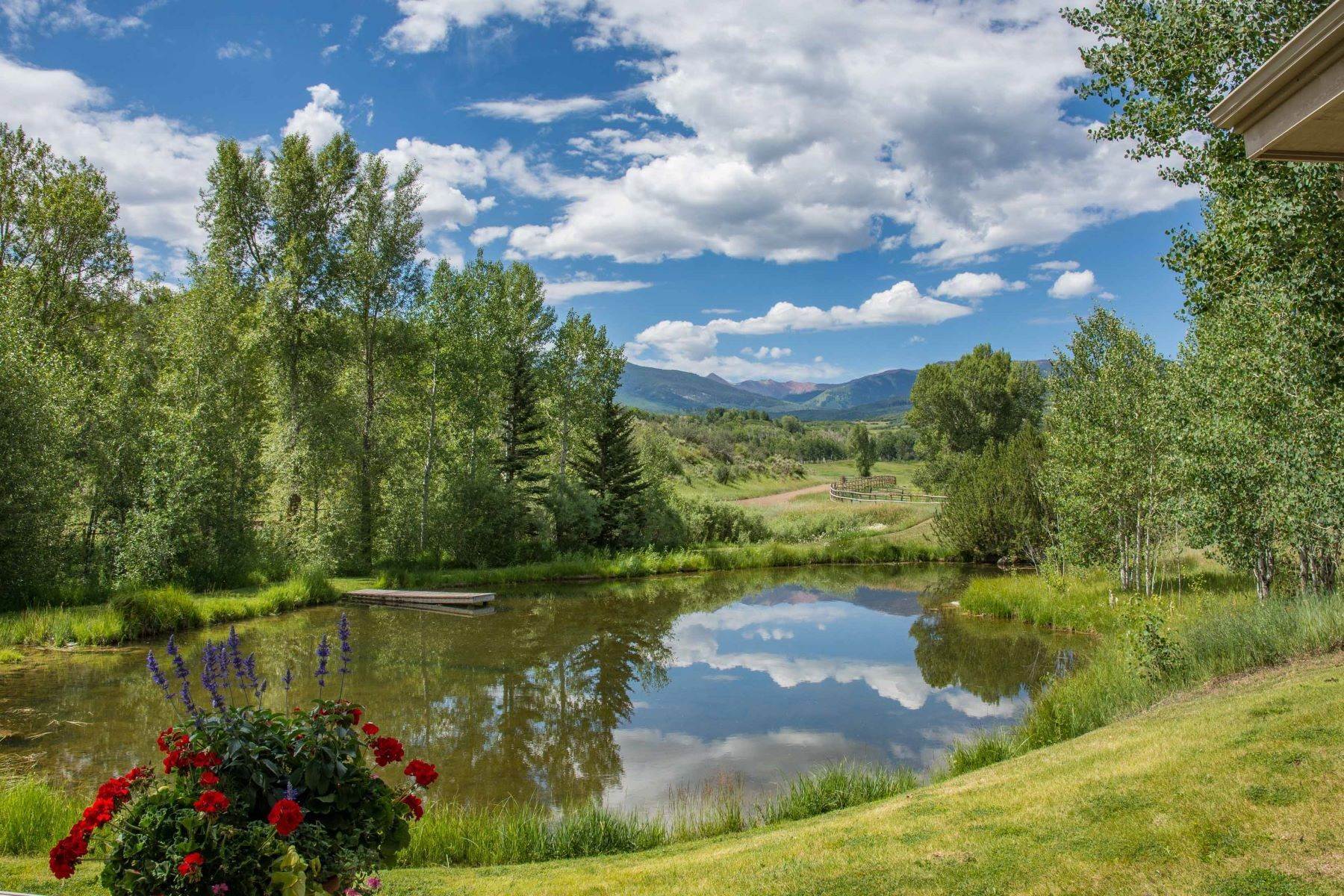 Farm and Ranch Properties para Venda às RARE and UNIQUE opportunity to own the heart of the renowned McCabe Ranch! 1321 Elk Creek & TBD McCabe Ranch Old Snowmass, Colorado 81654 Estados Unidos