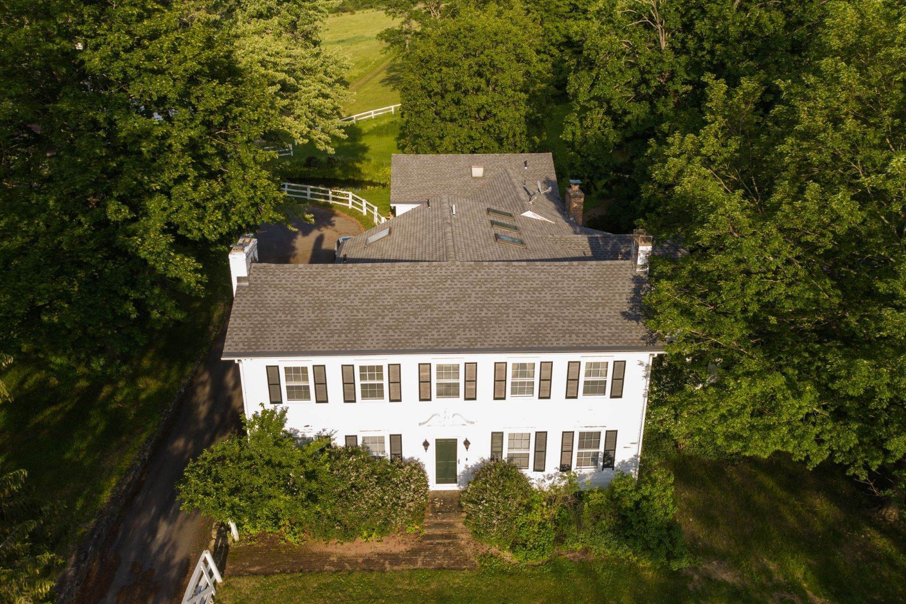 5. Single Family Homes for Sale at Apple Ridge Farm 352 Milan Hill Road Milan, New York 12571 United States